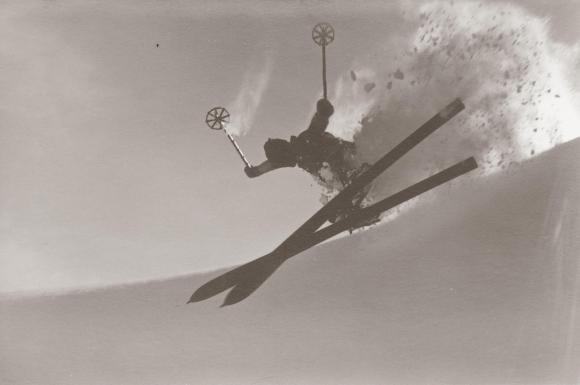 Esquiador saltando