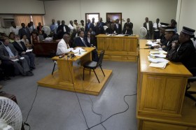un tribunal