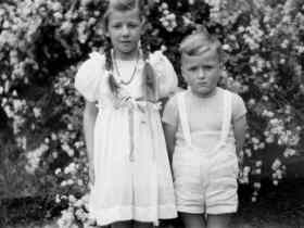 Barbara Grünwald mit ihrem Bruder Dieter.
