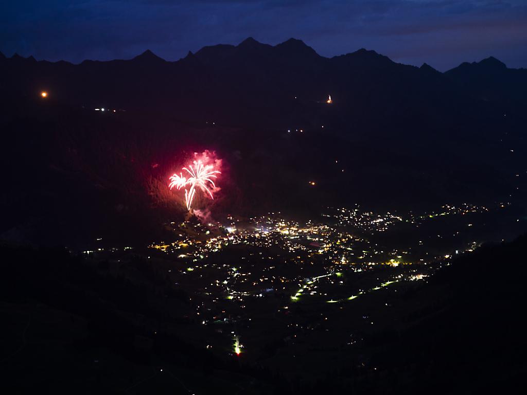 Die Schweiz Begrusst Das Jahr 2021 Mit Glockengelaut Swi Swissinfo Ch
