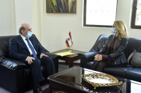 Lebanese foreign minister and Swiss ambassador in talks