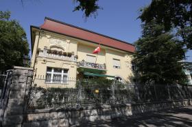 Fachada de la Embajada de Suiza en Budapest