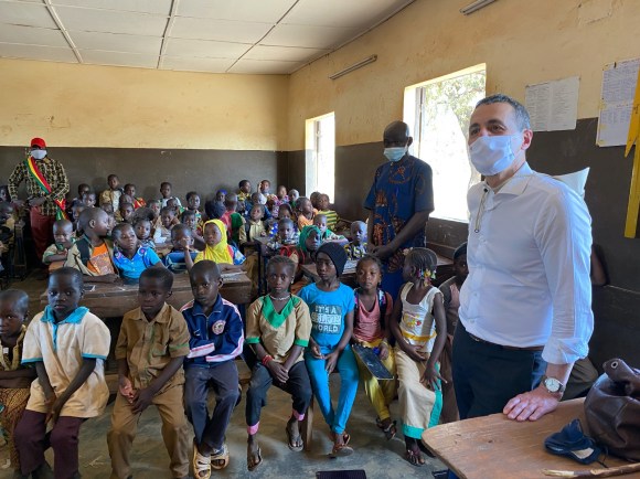 Swiss Foreign Minister visited a school in Sikasso in south Mail.
