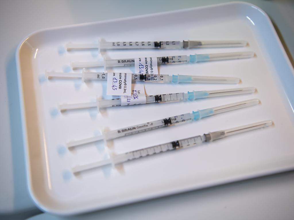 127'533 nouvelles vaccinations en sept jours en Suisse SWI swissinfo.ch