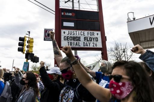 Alta tensión en Minneapolis ante fin del juicio por muerte de George Floyd  - SWI swissinfo.ch