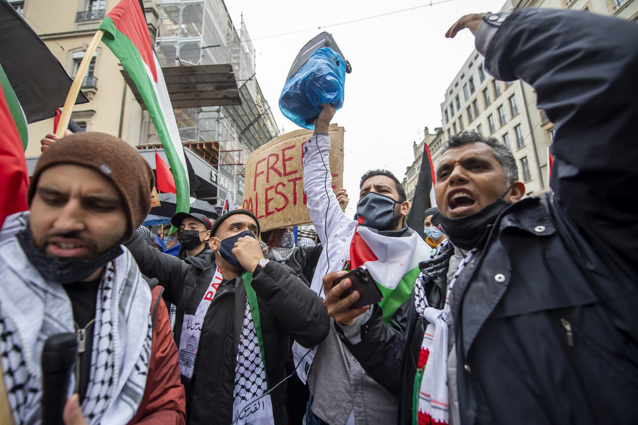 ProPalestine rally in Geneva draws 300 supporters SWI swissinfo.ch