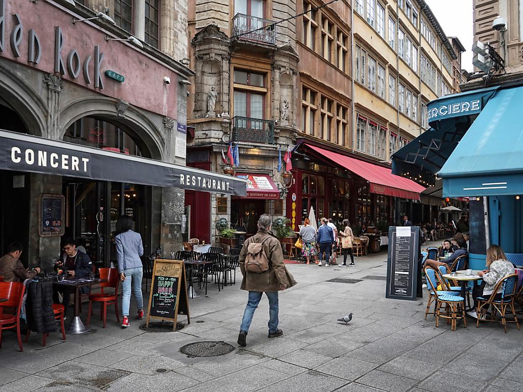 Strengere Corona Regeln In Frankreich Impfanmeldungen Nehmen Zu Swi Swissinfo Ch