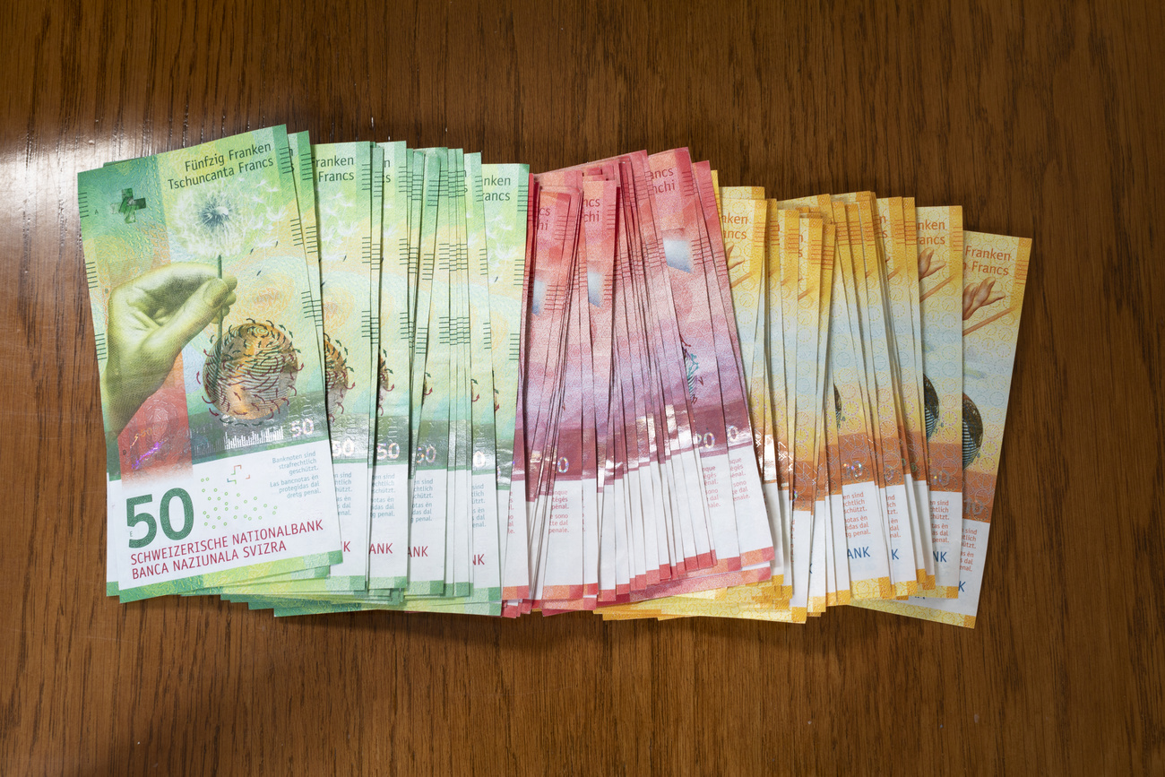 20年gdp 2 4 減 個人消費は第二次大戦以来の落ち込み Swi Swissinfo Ch