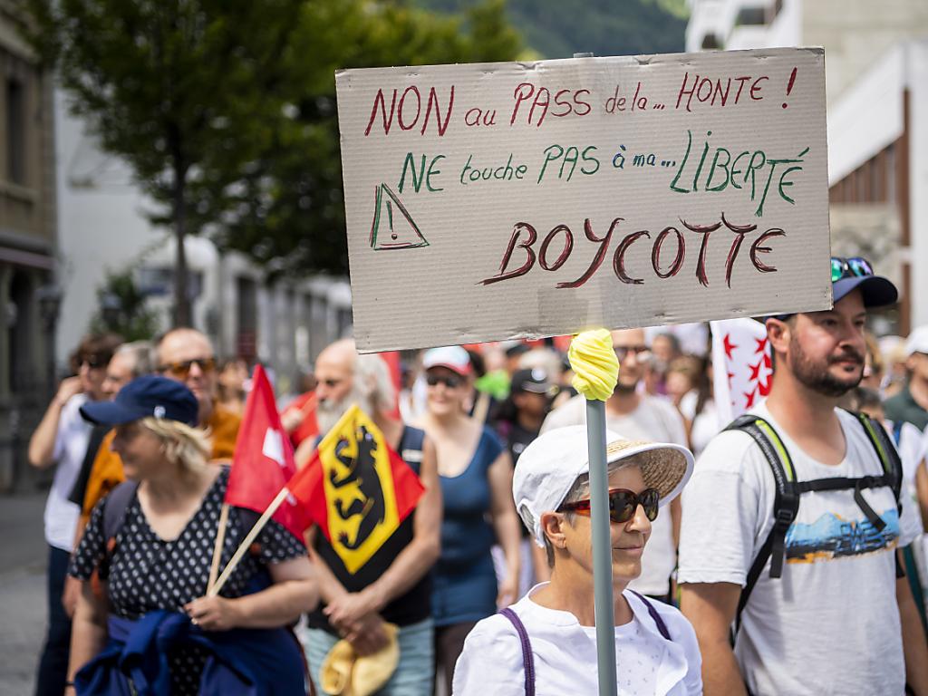 Trois manifestations en Suisse contre les mesures antiCovid19 SWI