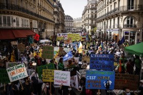 manifestazione giovani clima parigi