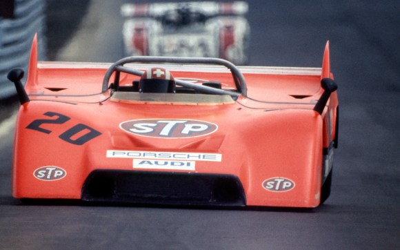 Mission in Rot: Jo Siffert begeisterte die US-Fans mit seinem Fahrkönnen im unterlegenen Porsche.