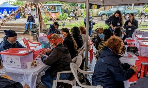 ir al trabajo Destierro Anotar El pueblo rapa nui decide en un 67% no reabrir la Isla de Pascua al turismo  - SWI swissinfo.ch