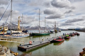Schiffe im Hafen, Longyearbyen, Spitzbergen.
