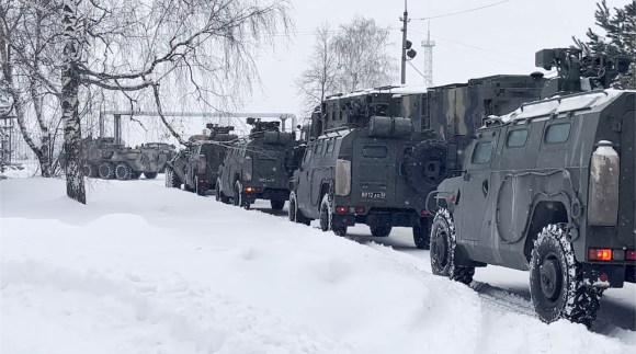 カザフスタンに向かうロシア軍