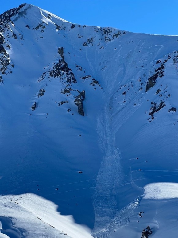 Photo of avalanche in canton Graubünden.