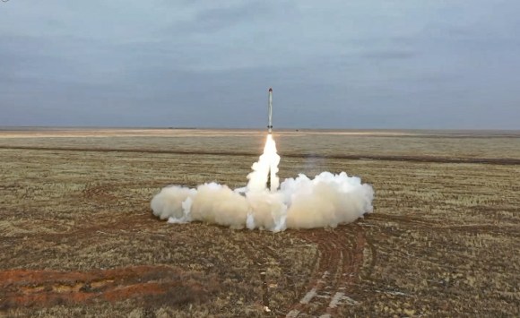 عملية إطلاق صاروخ