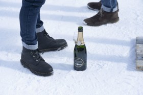 Garrafa de champanhe no gelo