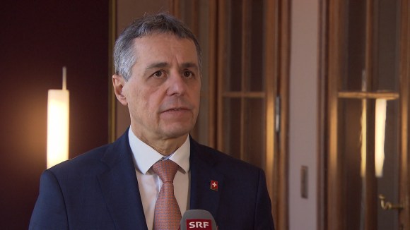 Иньяцио Кассис, президент Швейцарии, дает интервью