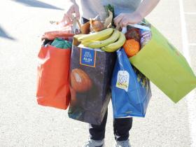 私たちは、必要以上に買い込んでしまう傾向がある