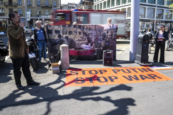 Street demonstration calling for Switzerland to Stop Putin, Stop War.