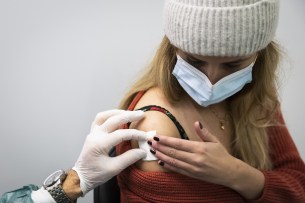 В Швейцарии истек строк хранения 620 тыс доз корона-вакцины