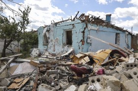 Zerstörte ein Privathaus in der Ukraine
