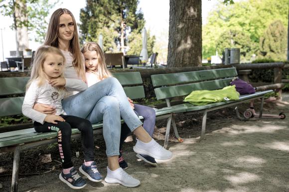 Daryna Schtscherban mit ihren beiden Töchtern Diana und Amalia