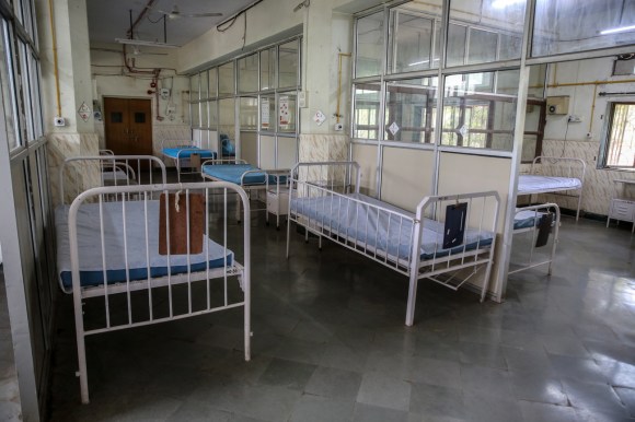 2022年5月，印度孟买Kasturba传染病医院内，为猴痘疑似病例准备的特殊隔离病房。