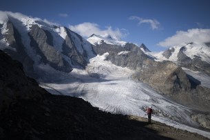 Photos show Swiss glaciers shrinking by half