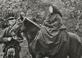 Queen Victoria auf Pferd