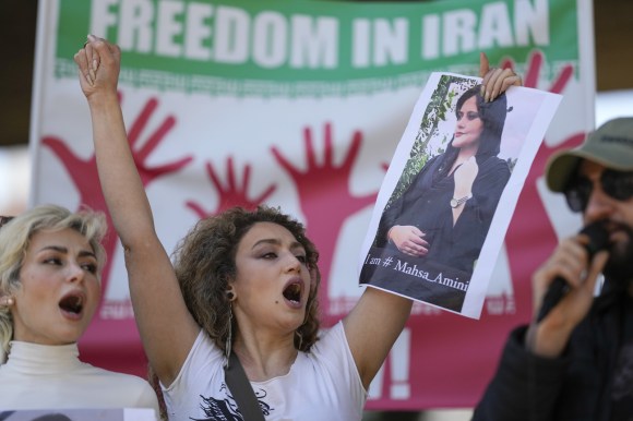 Iranian diaspora women protest