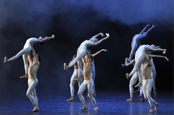 チューリヒ、ベルン、バーゼルのバレエ学校やバレエ団では、いずれもダンサーへの虐待が問題になっている
