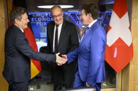 R. Habeck, ministre de l énergie allemand et A. Rösti, son homologue suisse