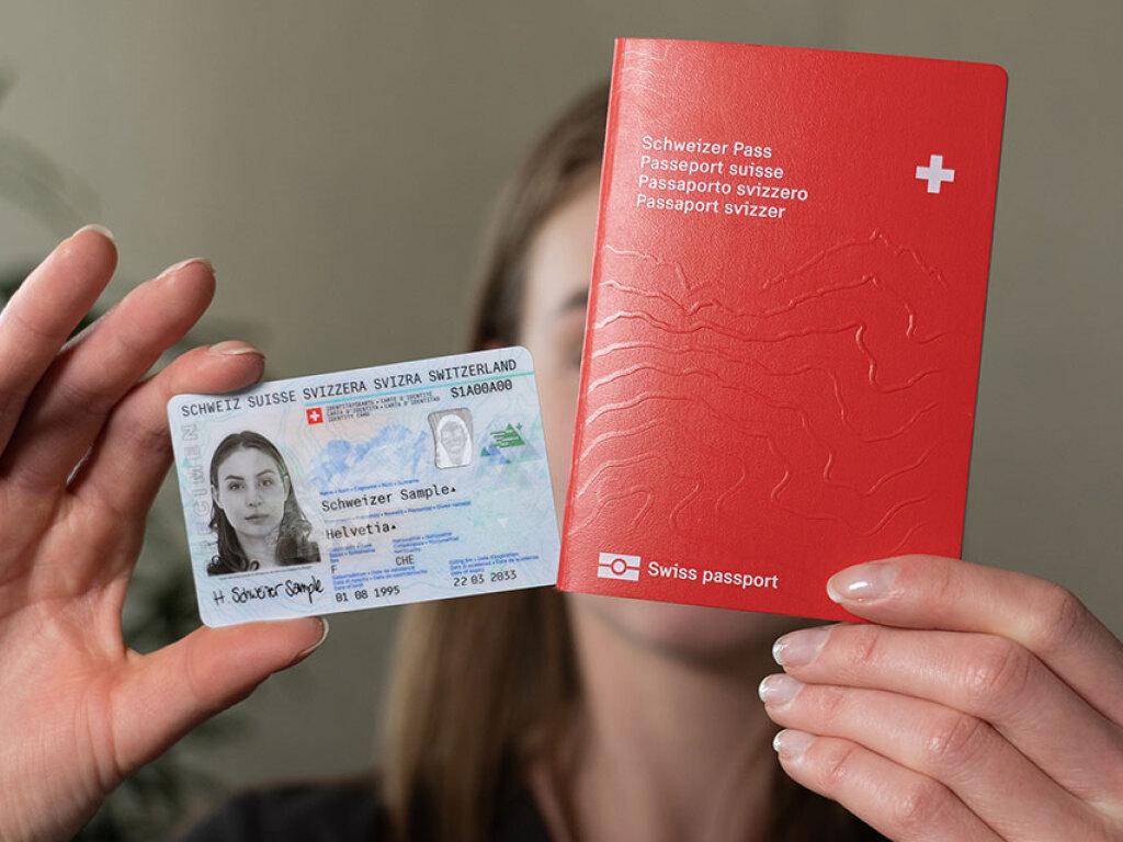 Nouvelle carte d'identité suisse dès le 3 mars SWI swissinfo.ch