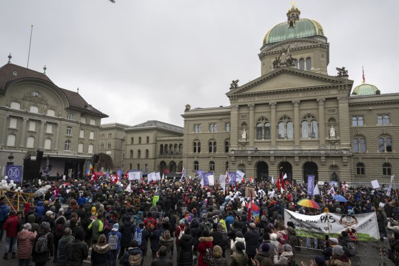 Demo outside Swiss parliament building