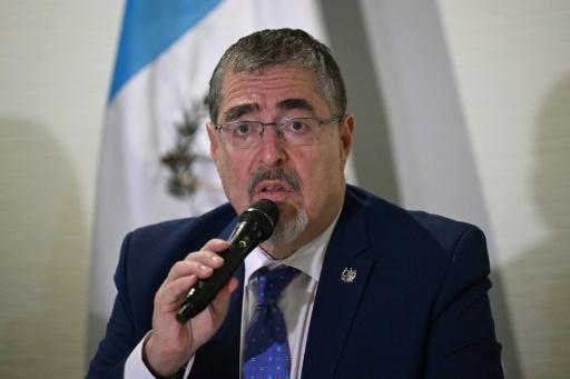 Suspenden tres partidos en Uruguay tras la renuncia de las