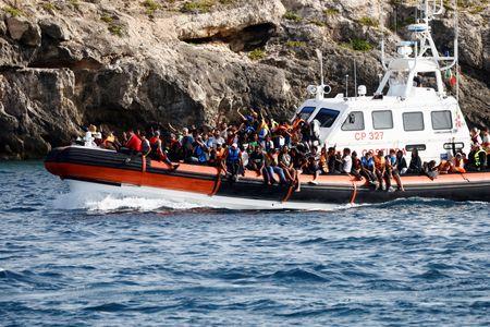 Italy to pass tougher measures to deter migrant arrivals - SWI swissinfo.ch Italy to pass tougher measures to deter migrant arrivals