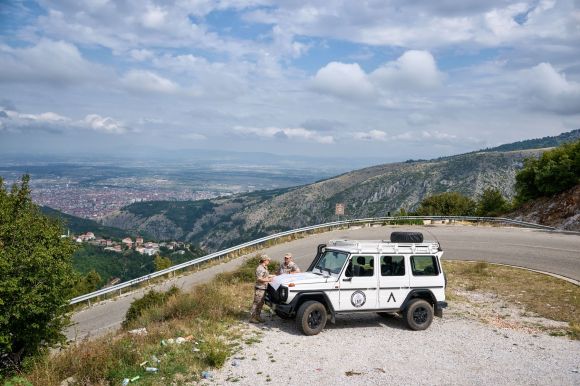 Swisscoy Auto auf Patrouille im Kosovo