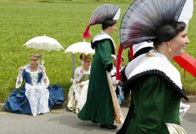 12年ぶりの民族衣装祭 Swi Swissinfo Ch 12年ぶりの民族衣装祭 Swi Swissinfo Ch